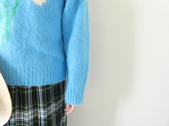 CHILD WOMAN(チャイルドウーマン) 花モチーフ起毛インターシャプルオーバーの商品画像6