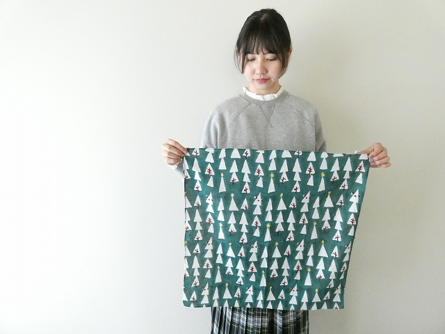 shs シーズンムード漂うツリーモチーフのブロックプリントハンカチの商品画像1