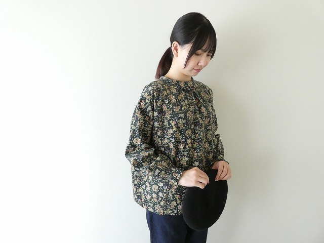 sosotto(ソソット) リバティコーデュロイ2WAYスタンドブラウスの商品画像1