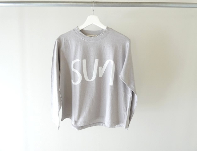 tumugu(ツムグ)  ラフィ天竺長袖プリントT「SUN」の商品画像3