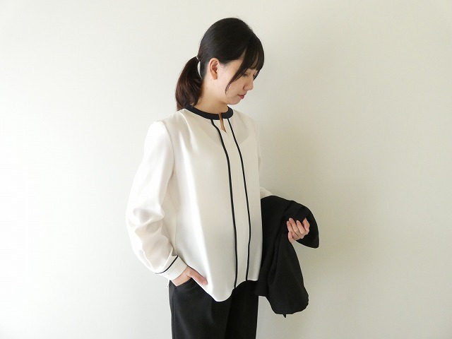 DONEEYU(ドニーユ) ストレッチツイルバイカラーブラウスの商品画像2