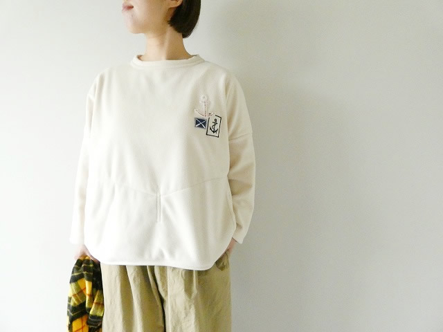 快晴堂(かいせいどう) Girl's・軽くあたたかいフリースのインナーWide裾すぼまりワッペンペタペタプルオーバーの商品画像1