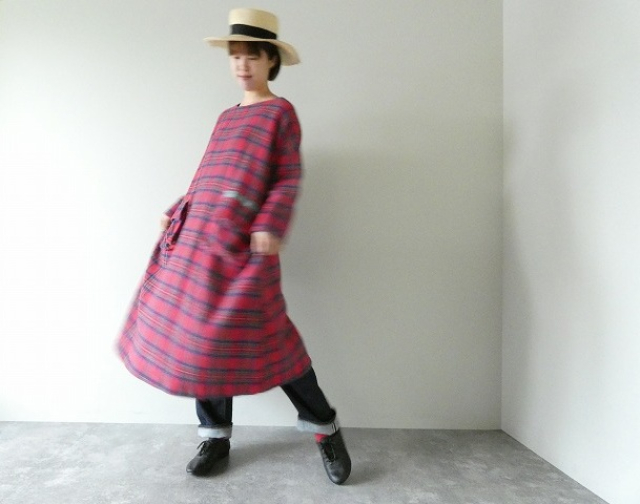 快晴堂(かいせいどう) Girl'sタータンチェック/リラクシンWork アルピーノポケット・クルーネックワンピースの商品画像1