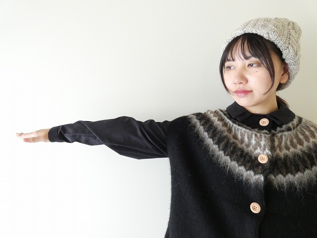 mao made(マオメイド) もふもふブラッシュヤーン クルーネック求心ジャガードベストの商品画像7