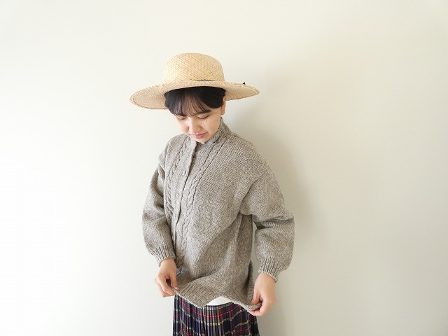 Hands of creation(ハンズオブクリエイション) ペルーのローゲージニット家庭機細ケーブルカーディガンの商品画像1