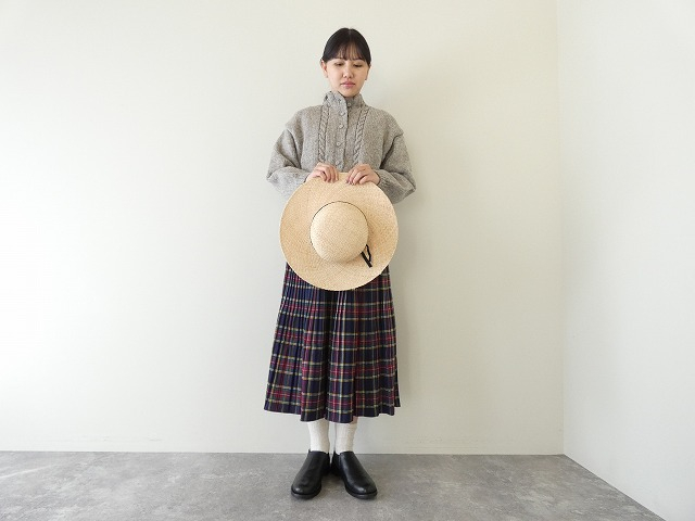 Hands of creation(ハンズオブクリエイション) ペルーのローゲージニット家庭機細ケーブルカーディガンの商品画像3