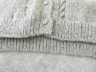 Hands of creation(ハンズオブクリエイション) ペルーのローゲージニット家庭機細ケーブルカーディガンの商品画像48