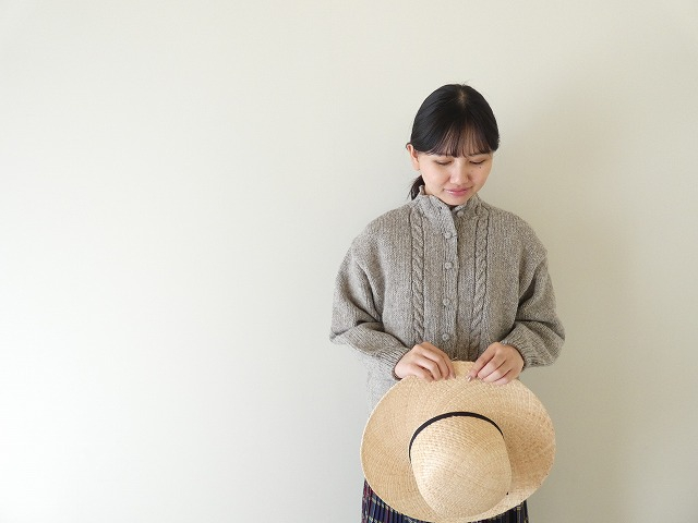 Hands of creation(ハンズオブクリエイション) ペルーのローゲージニット家庭機細ケーブルカーディガンの商品画像6