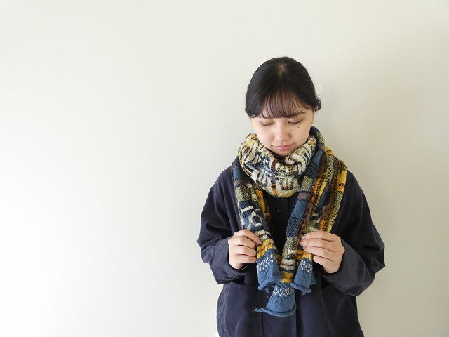 KAPITAL(キャピタル) 縮絨ウール タータンアイヌHAPPYマフラーの商品画像1