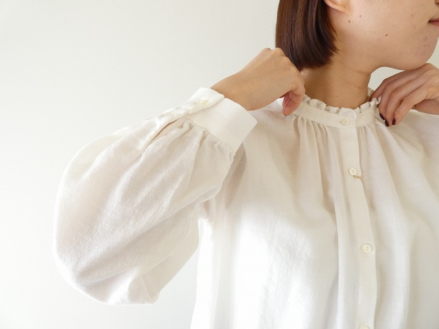 MidiUmi(ミディウミ) フリルカラーギャザーネックシャツの商品画像3