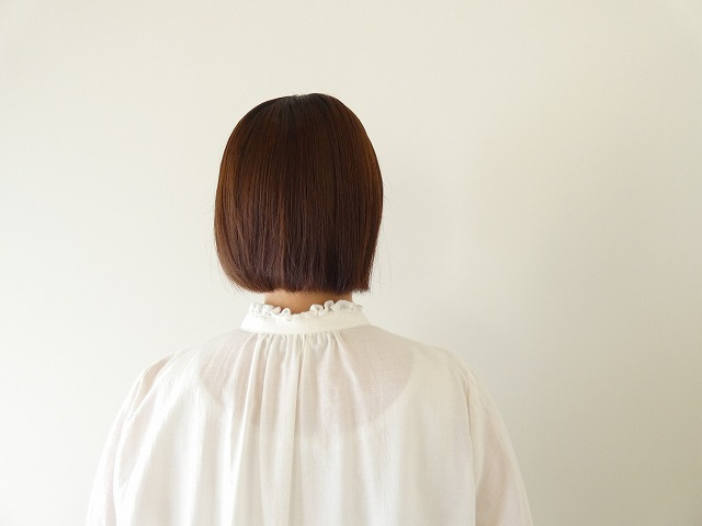 MidiUmi(ミディウミ) フリルカラーギャザーネックシャツの商品画像5