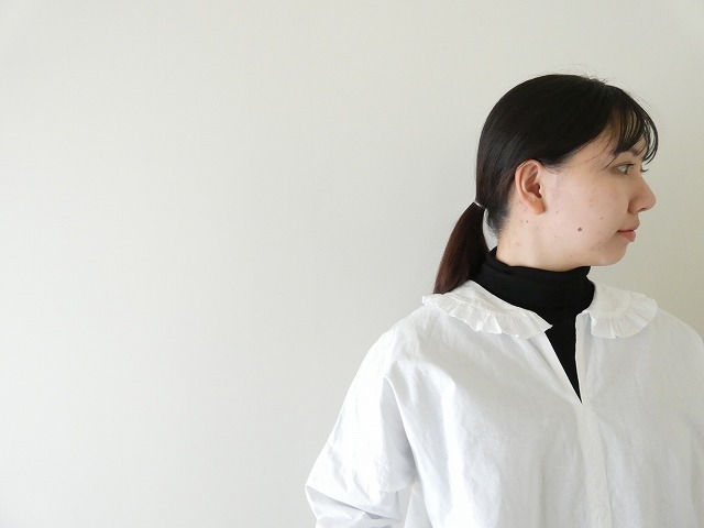 homspun(ホームスパン) バルキーシーチング薄手フリルプルオーバーブラウスの商品画像3