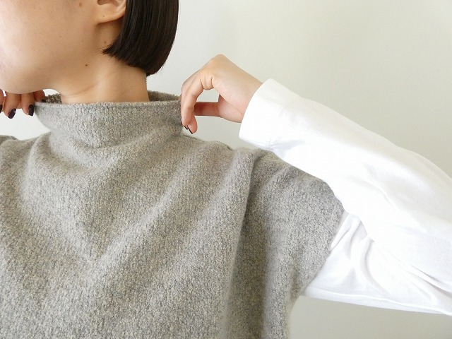 evam eva(エヴァムエヴァ) boucle yarn vestの商品画像5