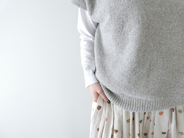 evam eva(エヴァムエヴァ) boucle yarn vestの商品画像7