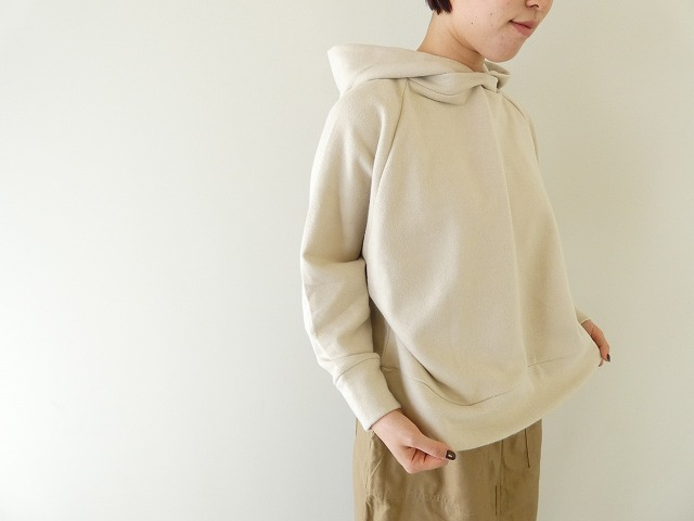 mao made(マオメイド) やわらかスウェード裏毛ラグランパーカの商品画像1