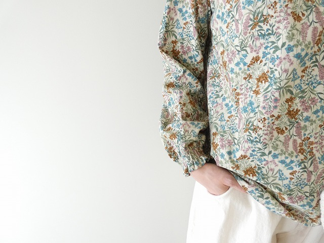 PK 21Wコーデュロイ花柄シャーリングネックブラウスの商品画像5