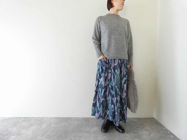 mao made(マオメイド) メリノウール 2WAYくるみボタンプルオーバーの商品画像1