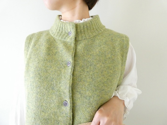 mao made(マオメイド) ヤクフィールAライン前開きベストの商品画像1