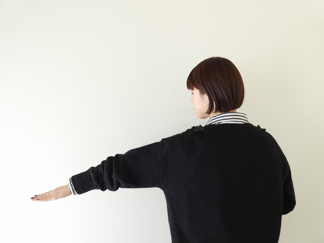 mao made(マオメイド) ディヘアアンゴラフリルクルーネックカーディガンの商品画像5