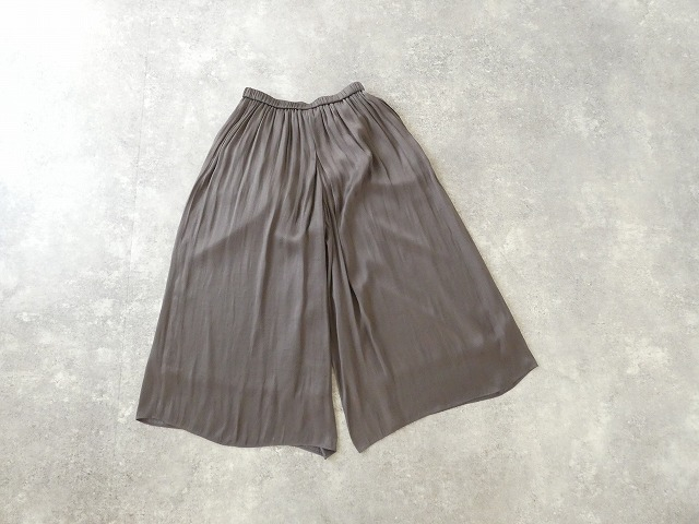 DONEEYU(ドニーユ) 割繊パウダーサテンギャザースカンツの商品画像11