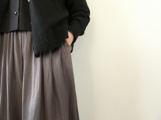 DONEEYU(ドニーユ) 割繊パウダーサテンギャザースカンツの商品画像21