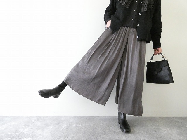 DONEEYU(ドニーユ) 割繊パウダーサテンギャザースカンツの商品画像8