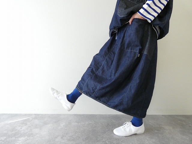 快晴堂(かいせいどう) Girl'sライトオンスデニム斜めポケット・裾ダーツスカートの商品画像7