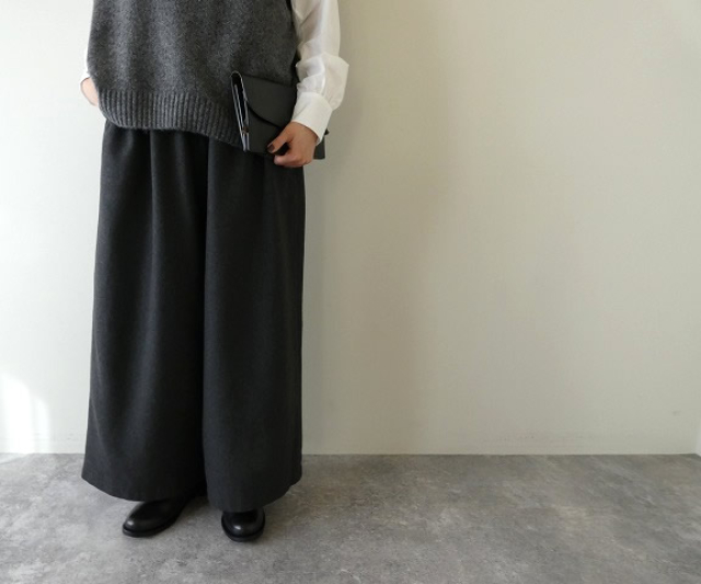 mizuiro ind(ミズイロインド) WOOL blend wide easy pantsの商品画像1