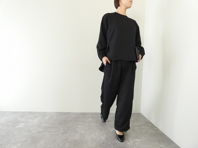 sabbatum(サバタム) ウールライクポリエステルヘムラウンドブラウスの商品画像10