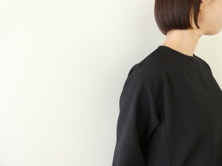 sabbatum(サバタム) ウールライクポリエステルヘムラウンドブラウスの商品画像16