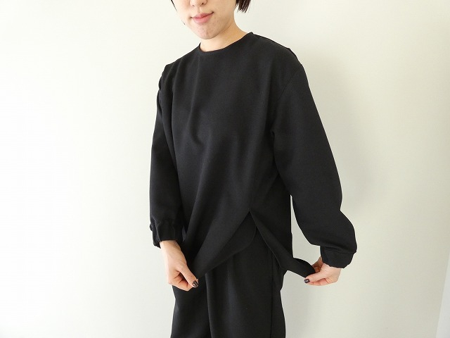 sabbatum(サバタム) ウールライクポリエステルヘムラウンドブラウスの商品画像6