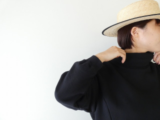 sabbatum(サバタム) ソフトモダン裏毛ハイネックスリットプルオーバーの商品画像17