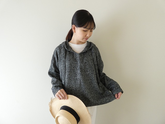 mao made(マオメイド) ざっくりヘリンボーン ゆったりサイズのアノラックパーカの商品画像1