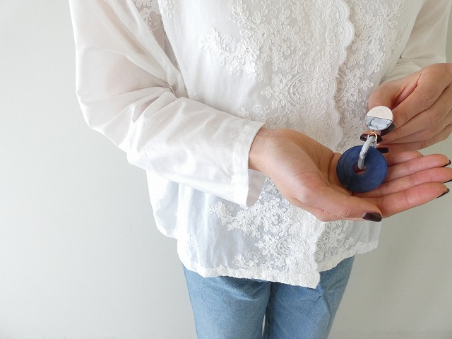  ブルーとグレーのマーブルピアスの商品画像4