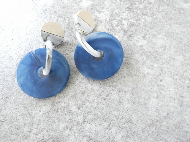  ブルーとグレーのマーブルピアスの商品画像7