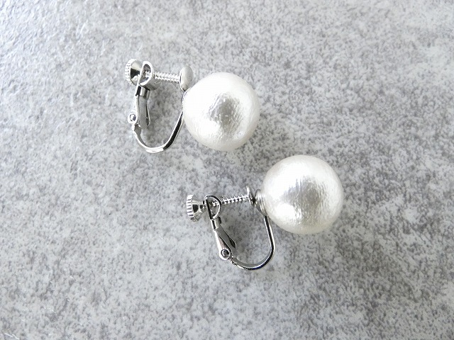  コットンパールのイヤリングの商品画像2