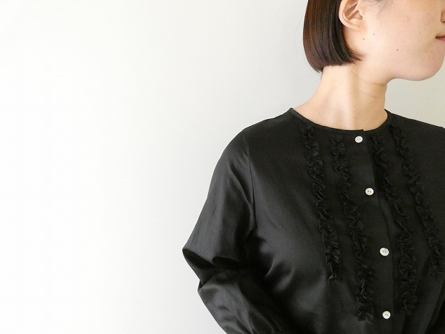 utilite サテンシルクソフトフリルブラウスの商品画像2