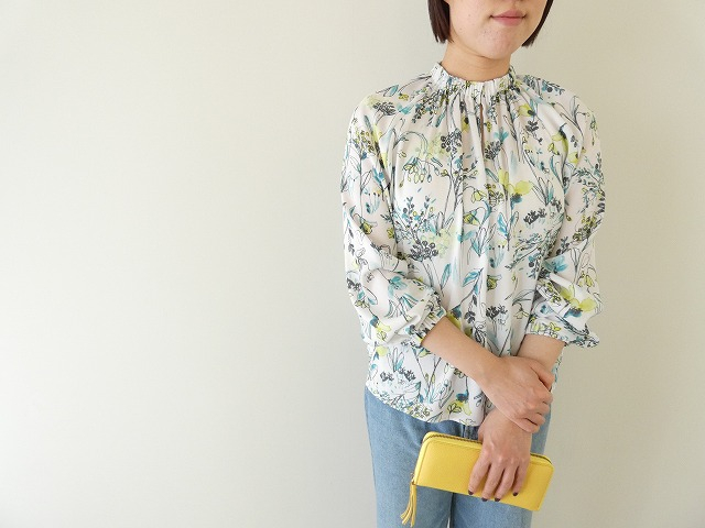 TOMORROWLAND(トゥモローランド) オーキッドフラワースタンドカフギャザーブラウスの商品画像2