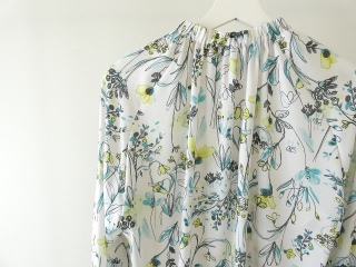 TOMORROWLAND(トゥモローランド) オーキッドフラワースタンドカフギャザーブラウスの商品画像38