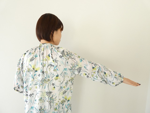 TOMORROWLAND(トゥモローランド) オーキッドフラワースタンドカフギャザーブラウスの商品画像7