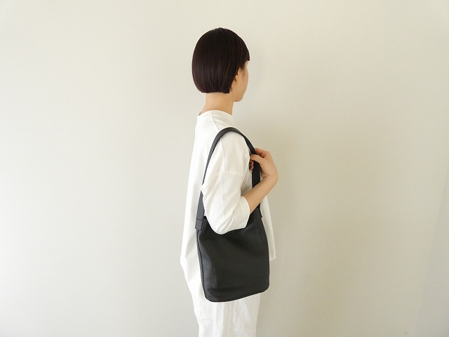 ATELIER 4.5 カウレザートートBAGの商品画像1