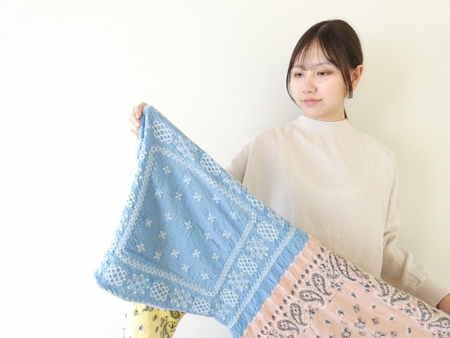 KAPITAL(キャピタル) 縮絨ウール パステルバンダナクロスHAPPYマフラー