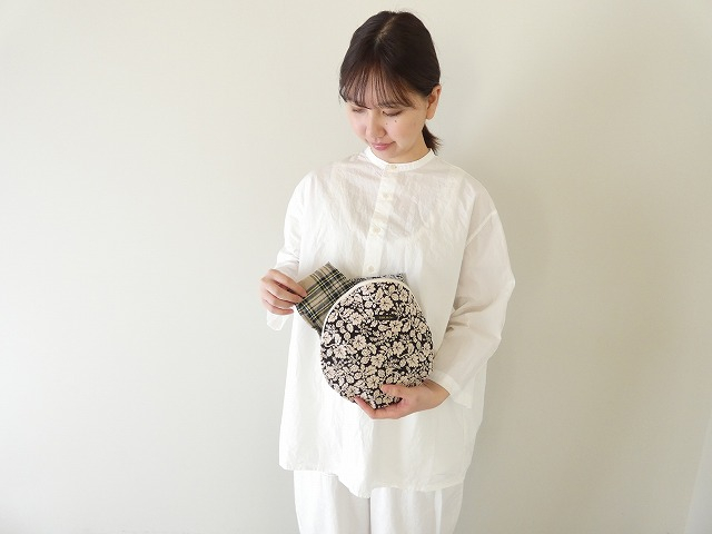 R&D.M.Co-(オールドマンズテーラー) WILD BERRY CIRCLE POUCH　Lsizeの商品画像6