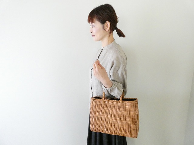 The Bagmati(バグマティ) 革ハンドルの四角いカゴの商品画像1