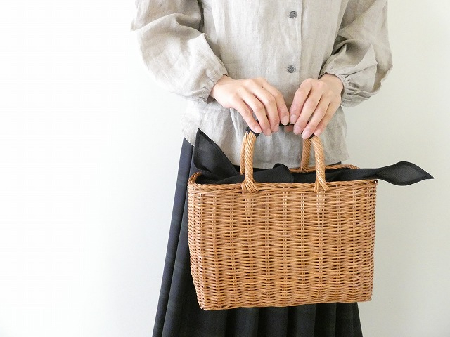 The Bagmati(バグマティ) 革ハンドルの四角いカゴの商品画像7