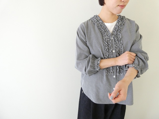 SOUFFLE 衿フリルVネックシャツの商品画像1