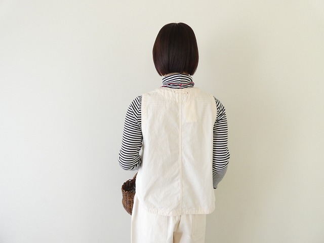 NATURAL LAUNDRY(ナチュラルランドリー) ウォッシュドツイルヘムノッチVベストの商品画像5