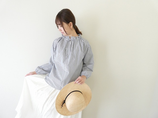 SSC 先染めタイプライターストライプ衿リボン通し長袖ブラウスの商品画像3