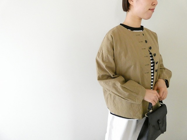 ina(イナ) 綿麻ベビーキャンバスクルーネック袖口タックジャケットの商品画像2
