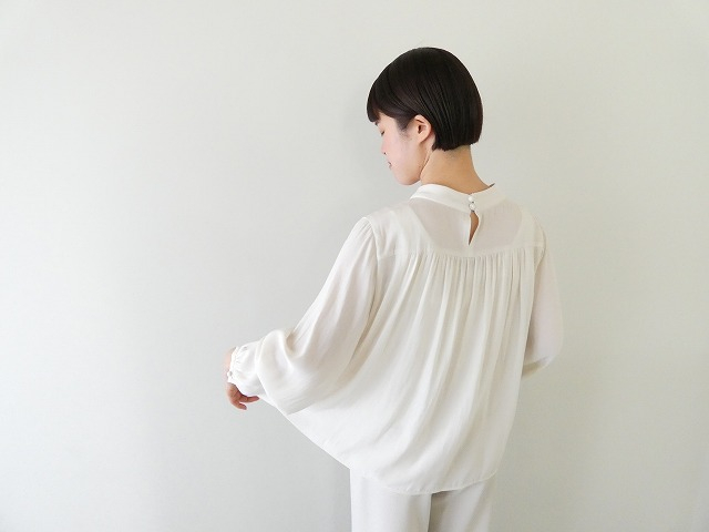 DONEEYU(ドニーユ) シャンブレージョーゼットブラウスの商品画像2